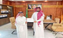 تكريم الأستاذ ظافر بن غازي العلياني من قبل أمين منطقة عسير نظير تميّزه الوظيفي